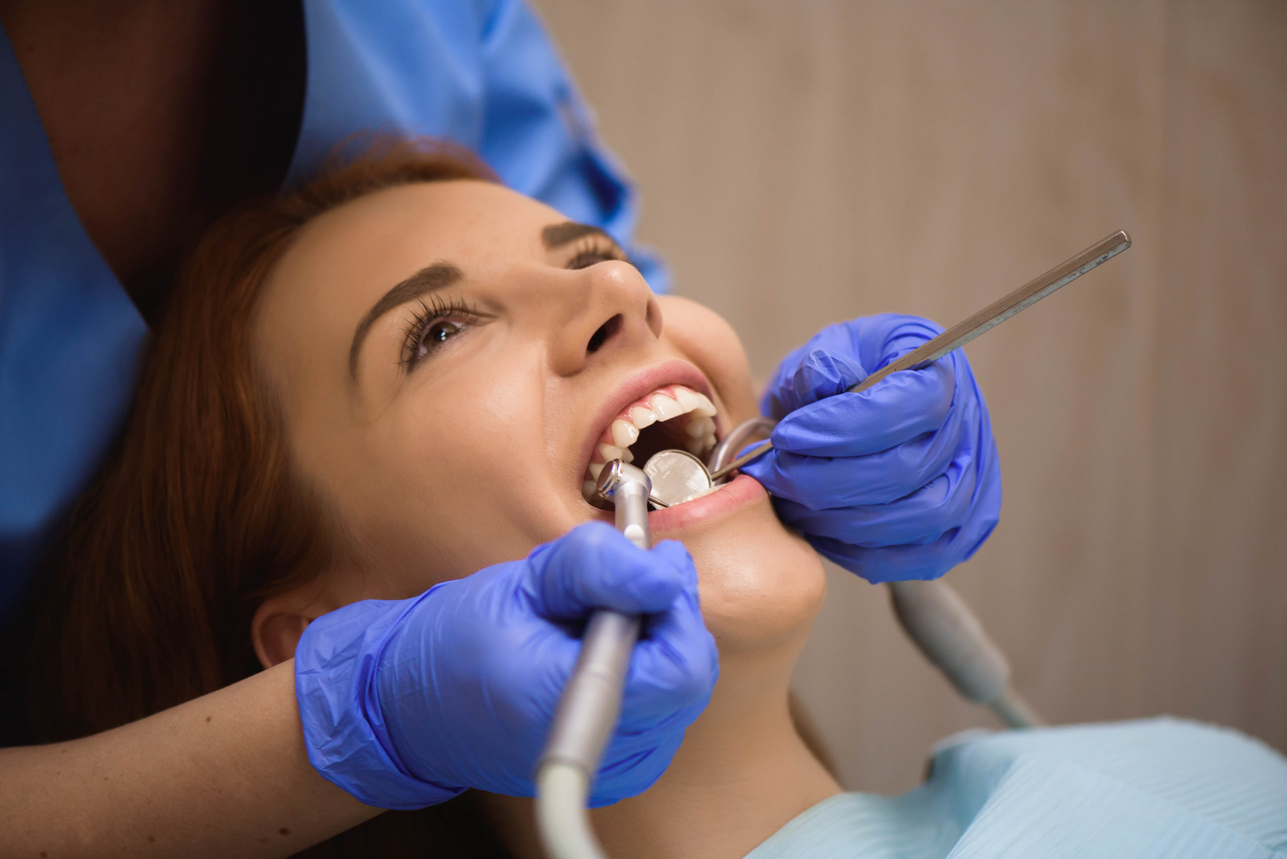 Eliminar manchas negras en los dientes